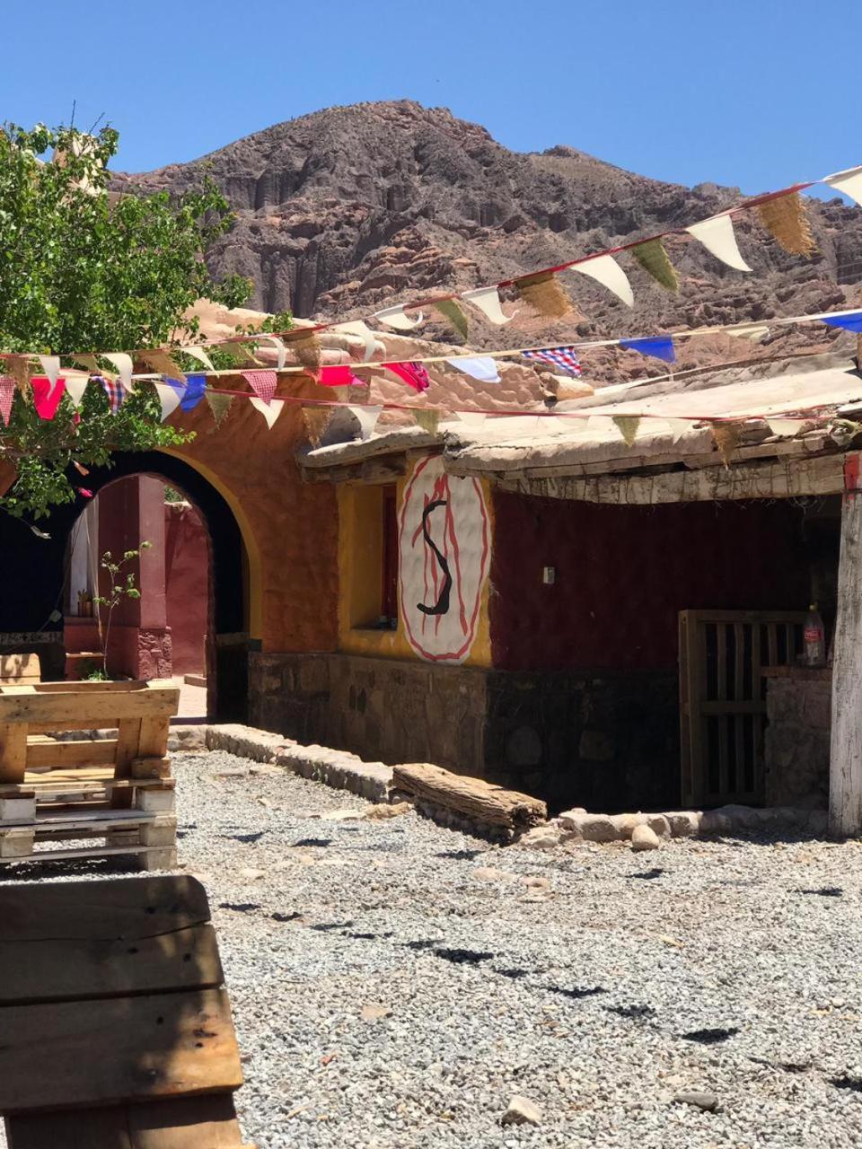 El Farolito Hostel Tilcara Esterno foto